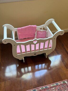 Melissa & Doug Rocking Cradle  (30 x 18 x 16) - Excellent Condition